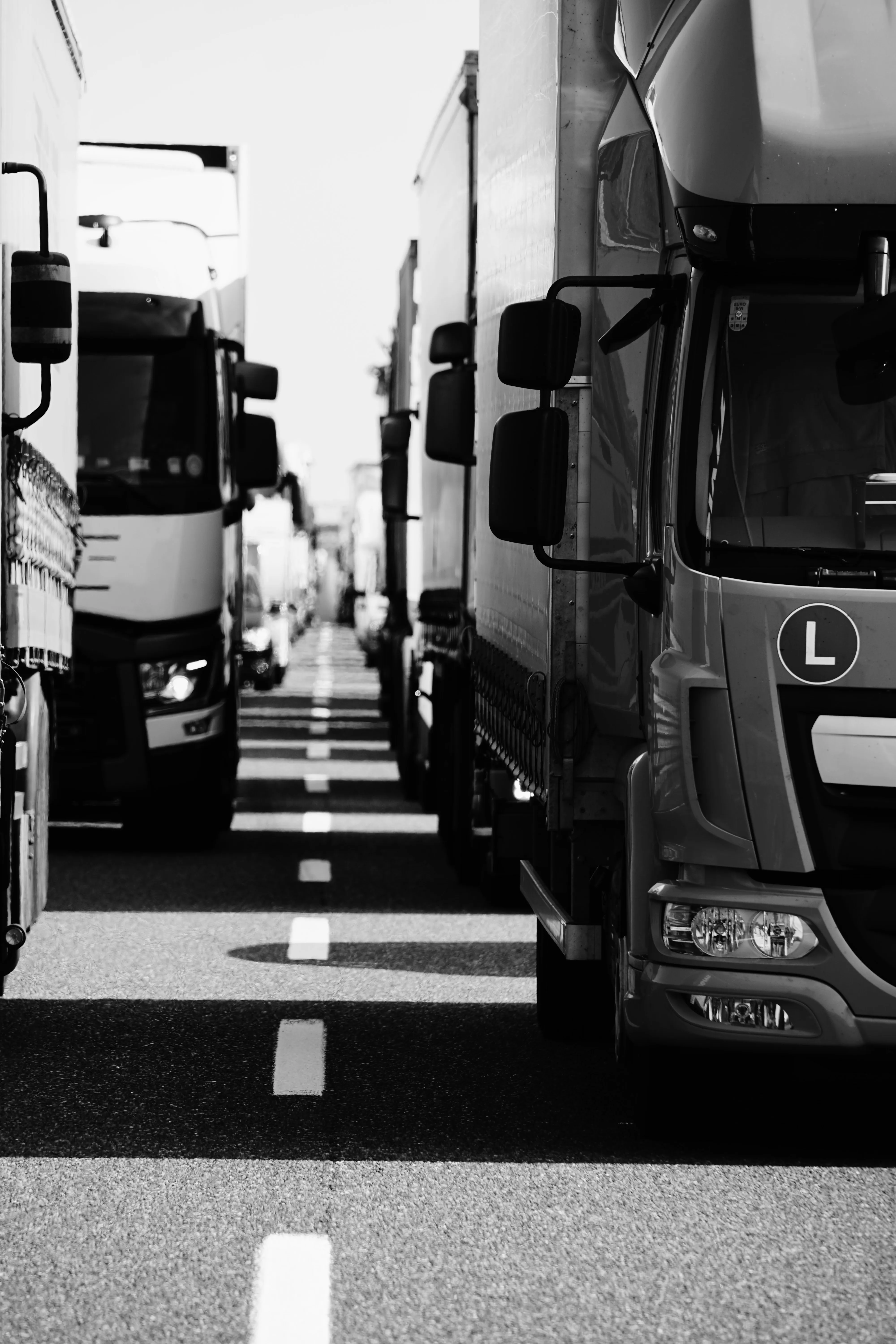 Trucks and semis lined up in rows — truck workshop Bad Bramstedt
